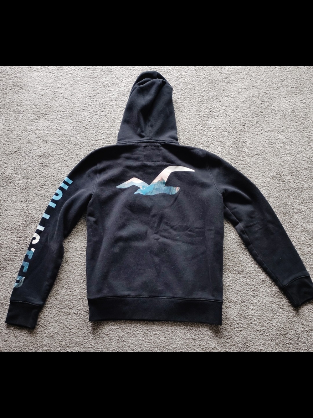 Hollister Men's Black Logo Hoodie Sweater
